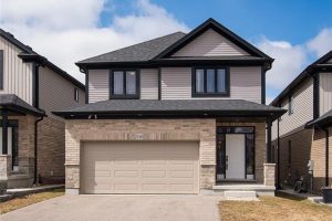 4-bedroom home for sale in Waterloo — 346 Chokecherry Crescent