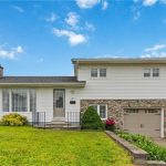 3-bedroom detached home for sale in Middlesex — 346 Wharncliffe Road (Photo 2)