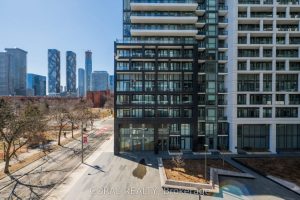 1-bedroom condo apartment for sale in Toronto — 347 - 60 Princess Street