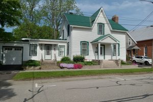 11-bedroom detached home for sale in Port Colborne — 34 Church Street