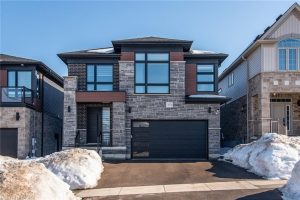 4-bedroom home for sale in Waterloo — 351 Chokecherry Crescent