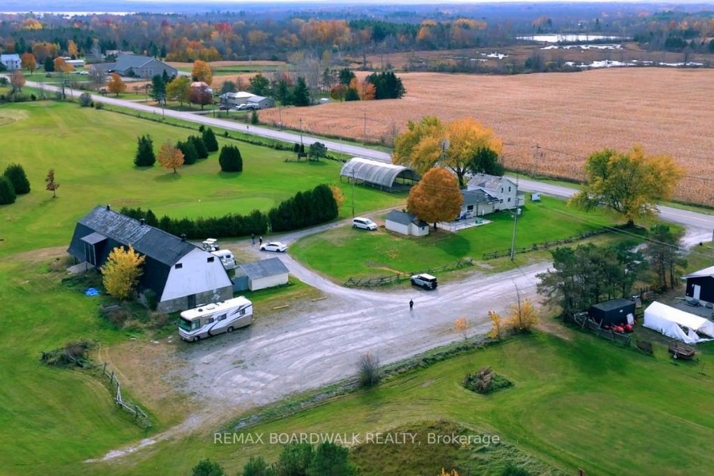 Studio investment home for sale in Leeds And Grenville — 353 County Rd 5 Road (Photo 1)