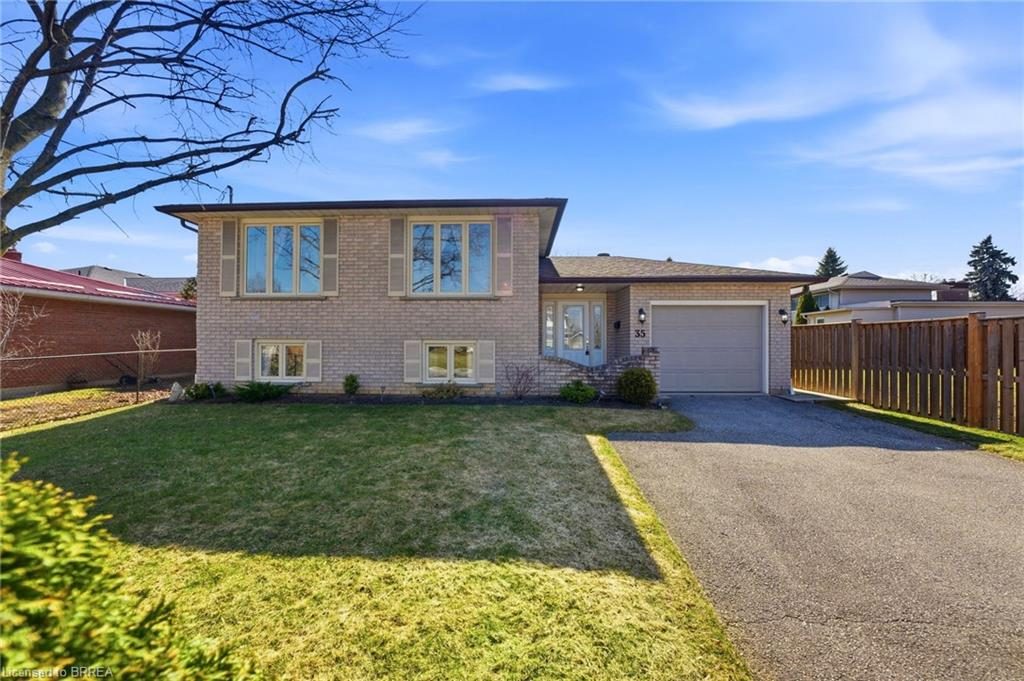 5-bedroom home for sale in Brantford — 35 Bernard Avenue (Photo 1)