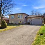 5-bedroom home for sale in Brantford — 35 Bernard Avenue (Photo 2)