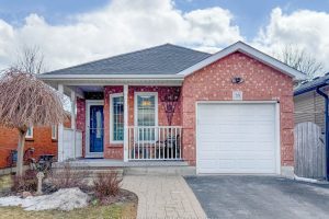 4-bedroom detached home for sale in Durham — 35 Dale Park Drive