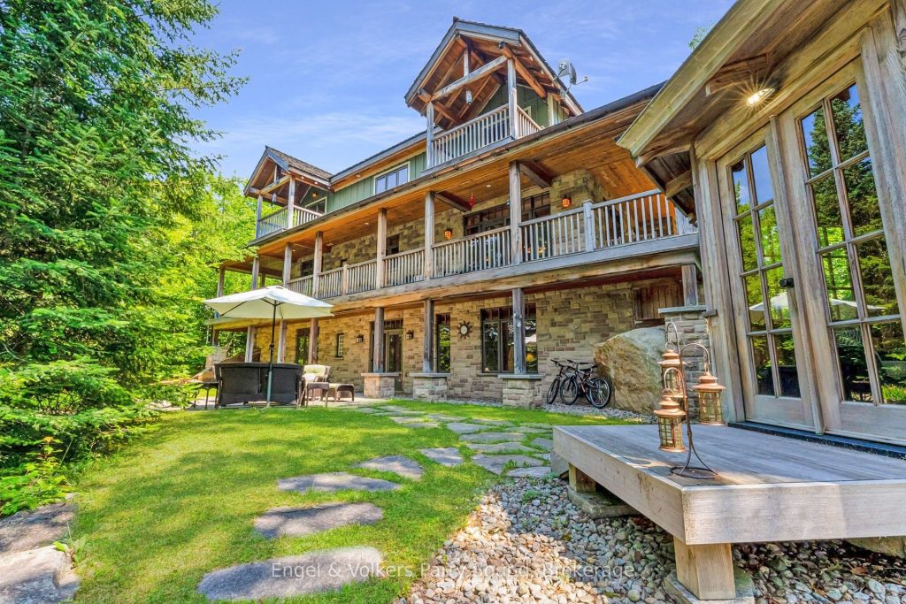 4-bedroom detached home for sale in Whitestone — 35 Shakell Road (Photo 1)
