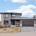 4-bedroom detached home for sale in Middlesex — 35 Tanya Drive (Photo 4)