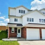 4-bedroom att/row/townhouse for rent in Kitchener — 35 Woodedge Circle (Photo 3)