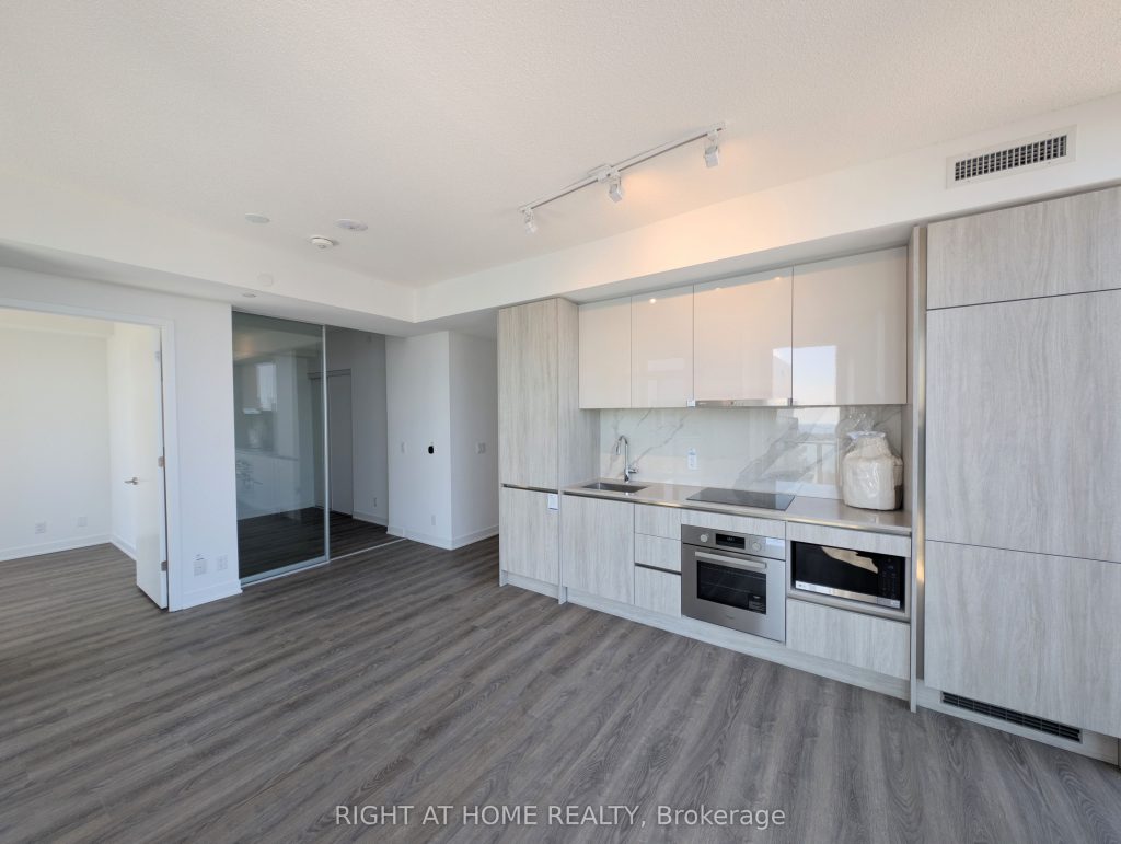3-bedroom condo apartment for rent in Toronto — 3606 - 180 Front Street SE (Photo 1)