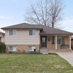 5-bedroom home for sale in Windsor — 3672 Morris Drive (Photo 5)
