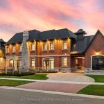 5-bedroom detached home for sale in York — 36 Waymar Heights Boulevard (Photo 4)