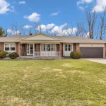 3-bedroom detached home for sale in Middlesex — 370 Station Street (Photo 5)