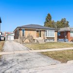 3-bedroom detached home for sale in Halton — 37 Prince Charles Drive (Photo 1)