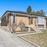 3-bedroom detached home for sale in Halton — 37 Prince Charles Drive (Photo 2)