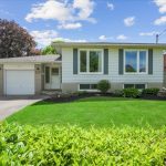 3-bedroom detached home for sale in Halton — 37 Prince Charles Drive (Photo 4)