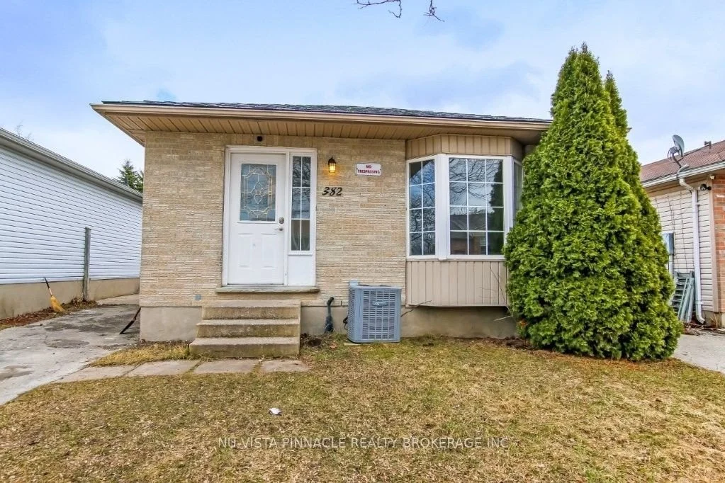 5-bedroom detached home for rent in London East — 382 Fleming Drive (Photo 1)