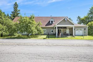 5-bedroom detached home for sale in Ottawa — 3834 Woodkilton Road