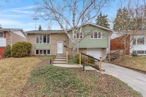 4-bedroom detached home for sale in Waterloo — 390 Tamarack Drive