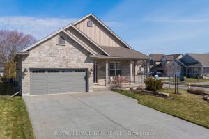 3-bedroom detached home for sale in Niagara — 3930 Village Creek Drive