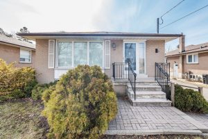 3-bedroom detached home for sale in Toronto — 39 Bradstock Road