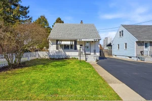 3-bedroom detached home for sale in Hamilton — 39 Eastwood Street