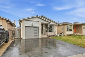 3-bedroom home for sale in Hamilton — 39 Kennard Street