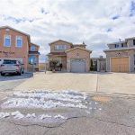 3-bedroom single family residence home for sale in Stoney Creek — 39 Regis Court (Photo 2)