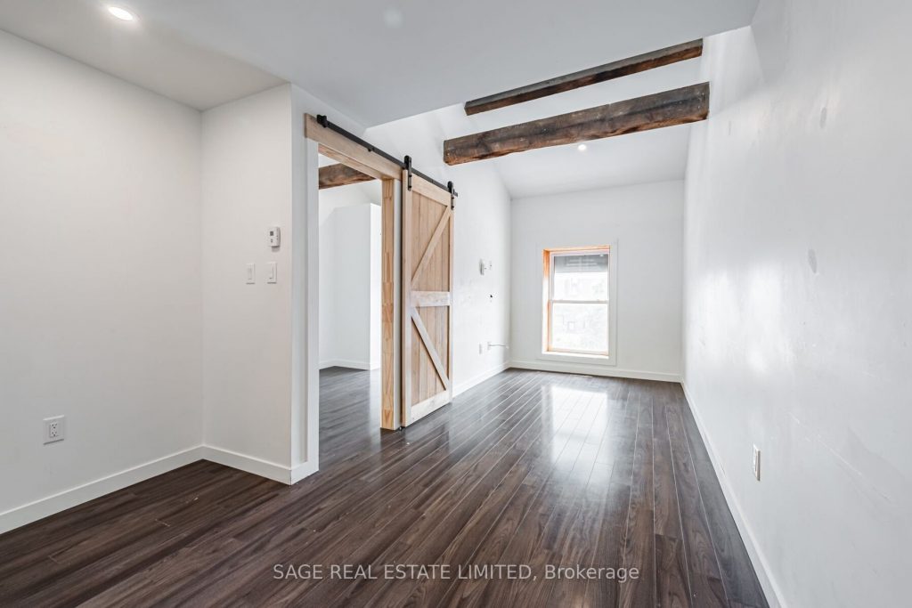 2-bedroom multiplex home for rent in Hamilton — 3 - 14 Cross Street (Photo 1)