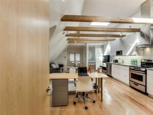 1-bedroom semi-detached home for rent in Toronto — 3 - 477 Brunswick Avenue