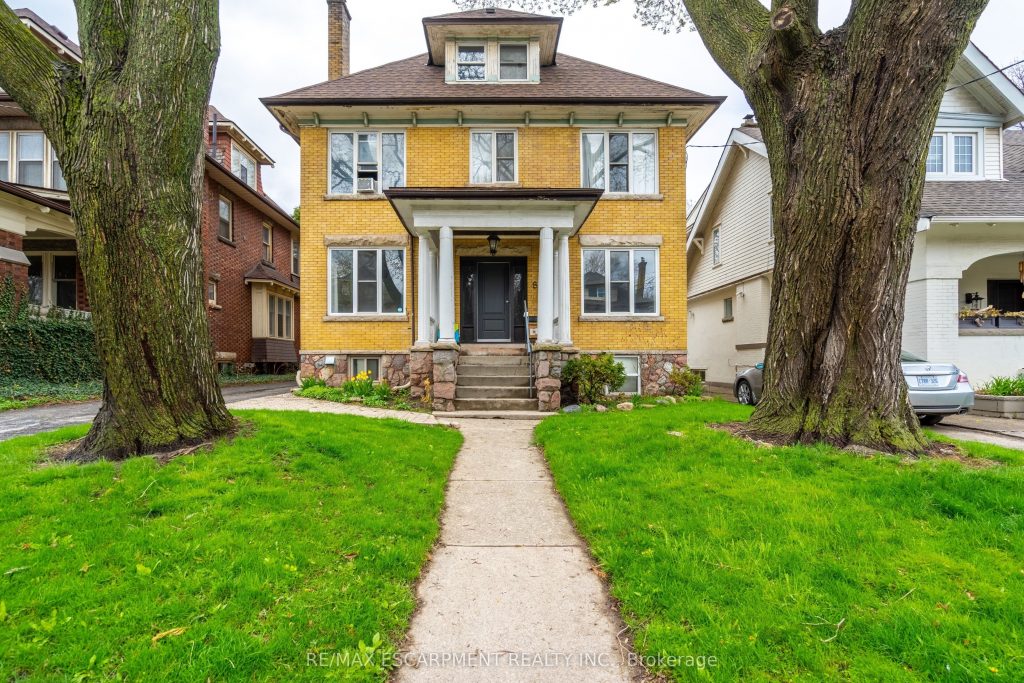 2-bedroom detached home for rent in Hamilton — 3 - 80 St. Clair Avenue (Photo 1)