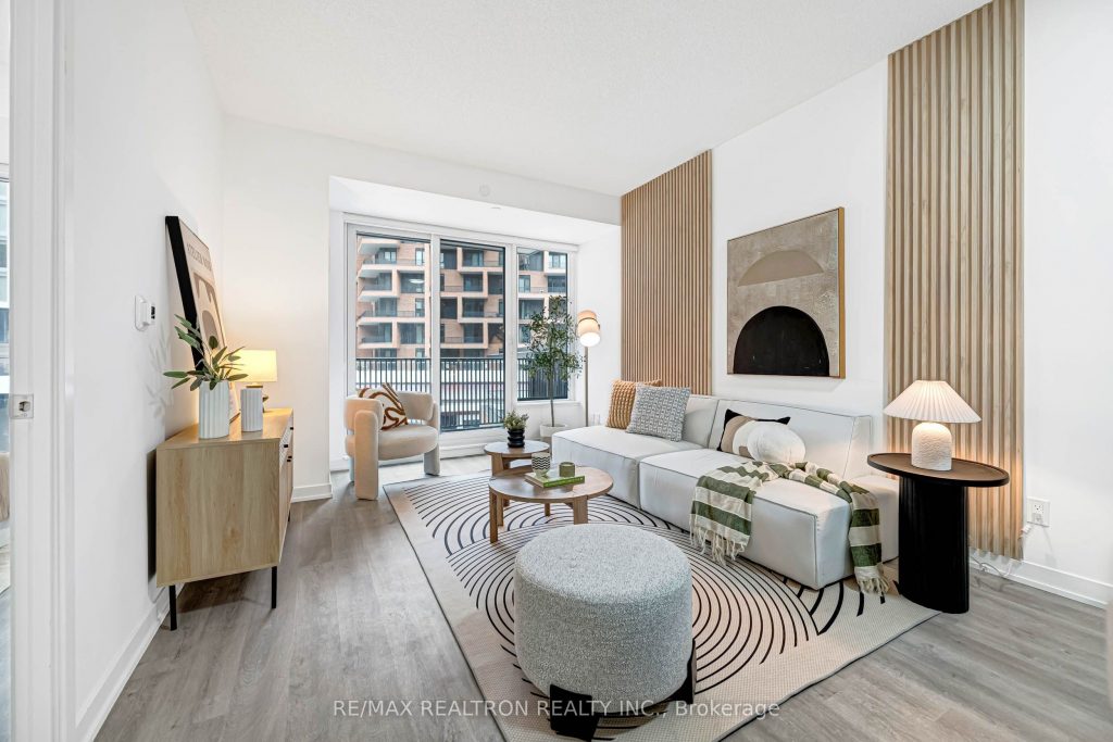 2-bedroom condo apartment for sale in York — 403C - 38 Simcoe Promenade (Photo 1)