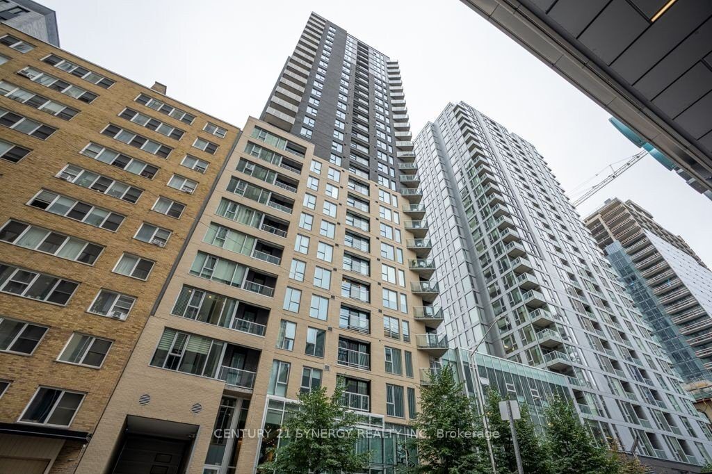 2-bedroom condo apartment for rent in Ottawa — 403 - 40 Nepean Street (Photo 1)
