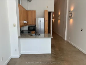 1-bedroom condo apartment for rent in Toronto — 404 - 135 Dalhousie Street