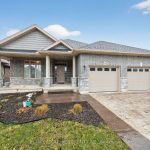 3-bedroom detached home for sale in Norfolk — 404 New Lakeshore Road (Photo 3)