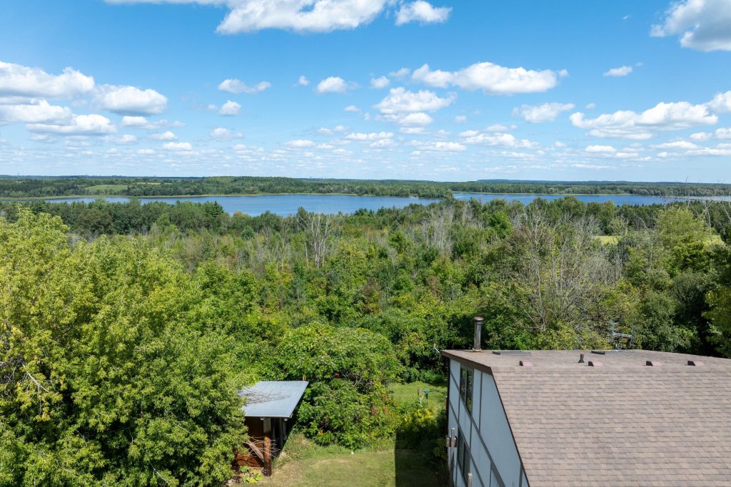 2-bedroom detached home for sale in Hamilton — 4053 Watson Road S (Photo 1)