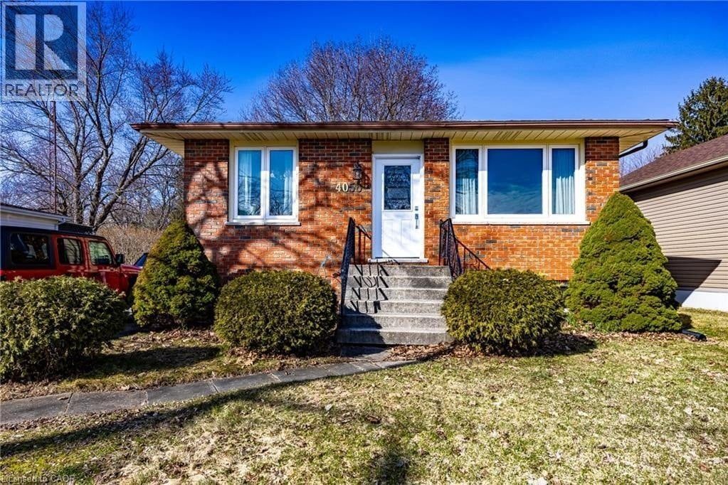 3-bedroom home for sale in Waterford — 4056 John Street (Photo 1)