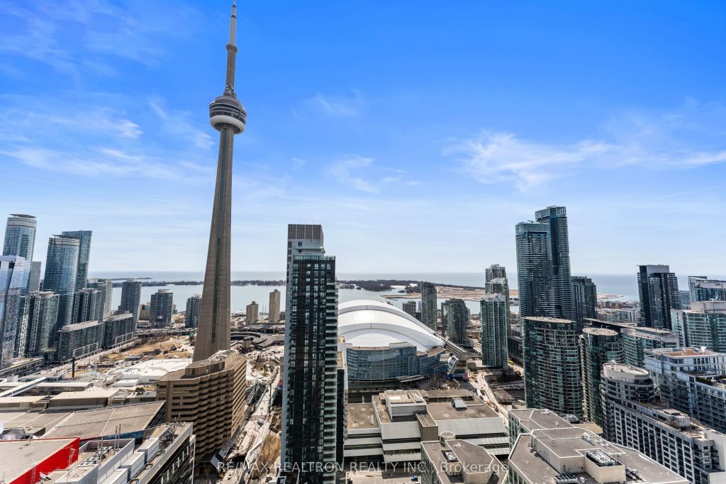 3-bedroom condo apartment for sale in Toronto — 4106 - 15 Mercer Street (Photo 1)