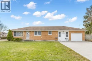 3-bedroom home for sale in Chatham — 410 Mcnaughton Avenue East