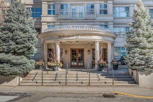 1-bedroom condo apartment for sale in Toronto — 411 - 18 Concorde Place