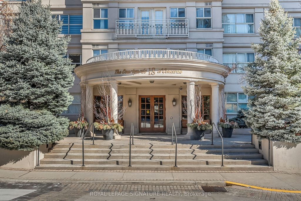 1-bedroom condo apartment for sale in Toronto — 411 - 18 Concorde Place (Photo 1)