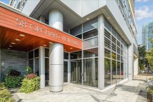 2-bedroom condo apartment for sale in Toronto — 411 - 58 Orchard View Boulevard