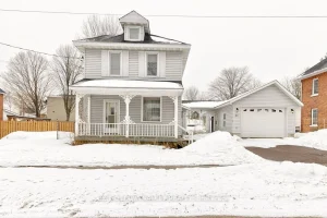 3-bedroom detached home for sale in Renfrew — 415 Trafalgar Road