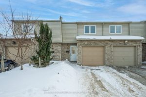 3-bedroom condo townhouse for sale in Hamilton — 41 - 33 Rochelle Avenue