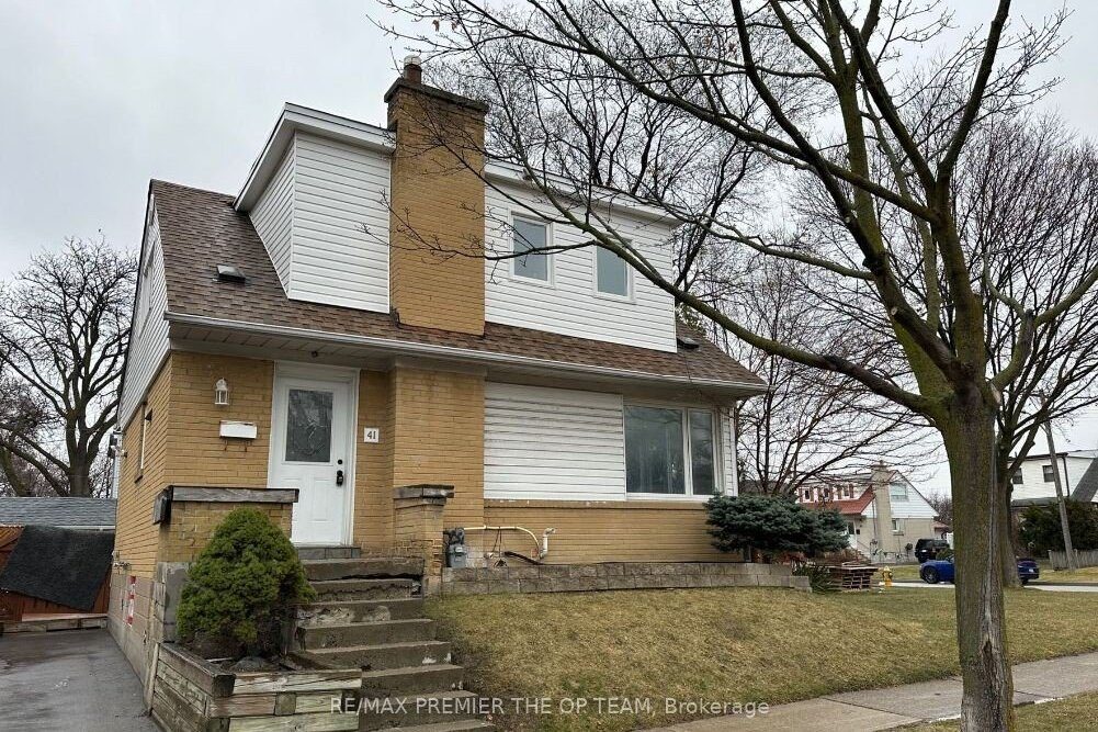 3-bedroom detached home for sale in Toronto — 41 Tofield Crescent (Photo 1)