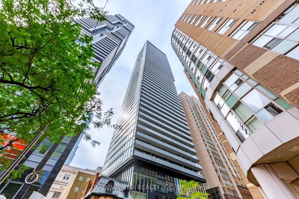 1-bedroom condo apartment for rent in Toronto — 4201 - 15 Grenville Street (Photo 1)