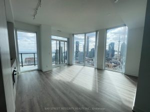 3-bedroom condo apartment for rent in Toronto — 4210 - 180 Front Street E