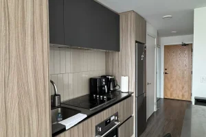 1-bedroom condo apartment for rent in Vaughan — 421 - 7608 Yonge Street