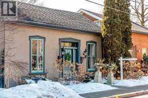 4-bedroom home for sale in Dundas — 42 Melville Street