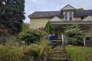 3-bedroom semi-detached home for sale in Niagara Falls — 4336 Elgin Street
