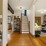 4-bedroom detached home for sale in Hamilton — 43 Balsam Avenue S (Photo 2)